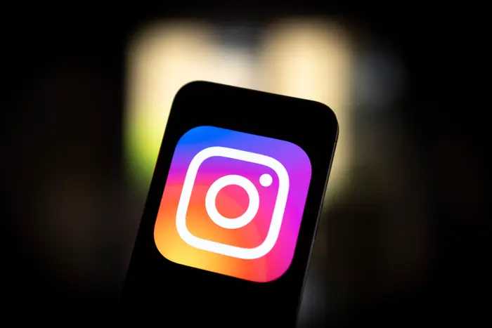 In the digital age, where communication goes beyond physical boundaries, Instagram has emerged as more than just a social media platform; it has become a vast canvas for creative expression through photography. The transformation of every user into a potential photographer marks a significant cultural shift, making visual storytelling more accessible and influential than ever before.


The Evolution of Photography on Instagram

The journey from photography being a specialized craft to becoming a