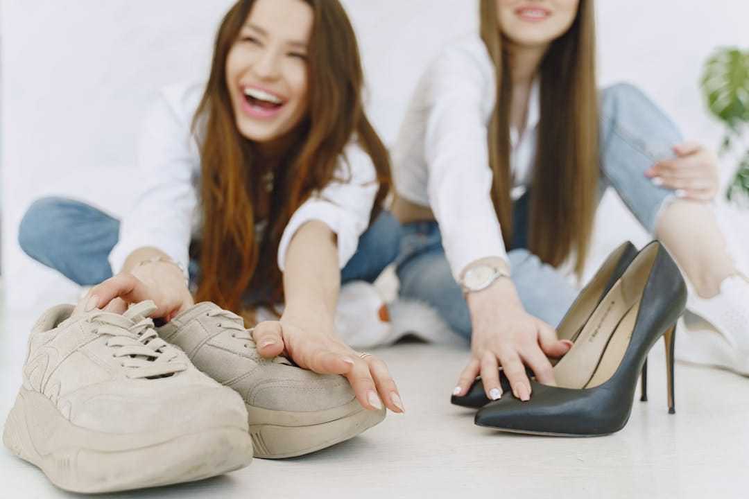 Uncomfortable shoes can quickly turn a day of errands or a night out into a nightmare.
But what exactly is causing this discomfort? Let's dive into some common culprits.